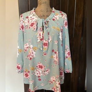 Pretty floral blouse-New with tag!